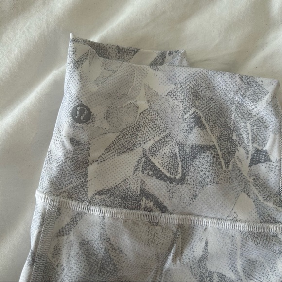 Lululemon Wunder Under High-Rise Tight 28" *Full-On Luxtreme, 4, jasmine white - Picture 2 of 5